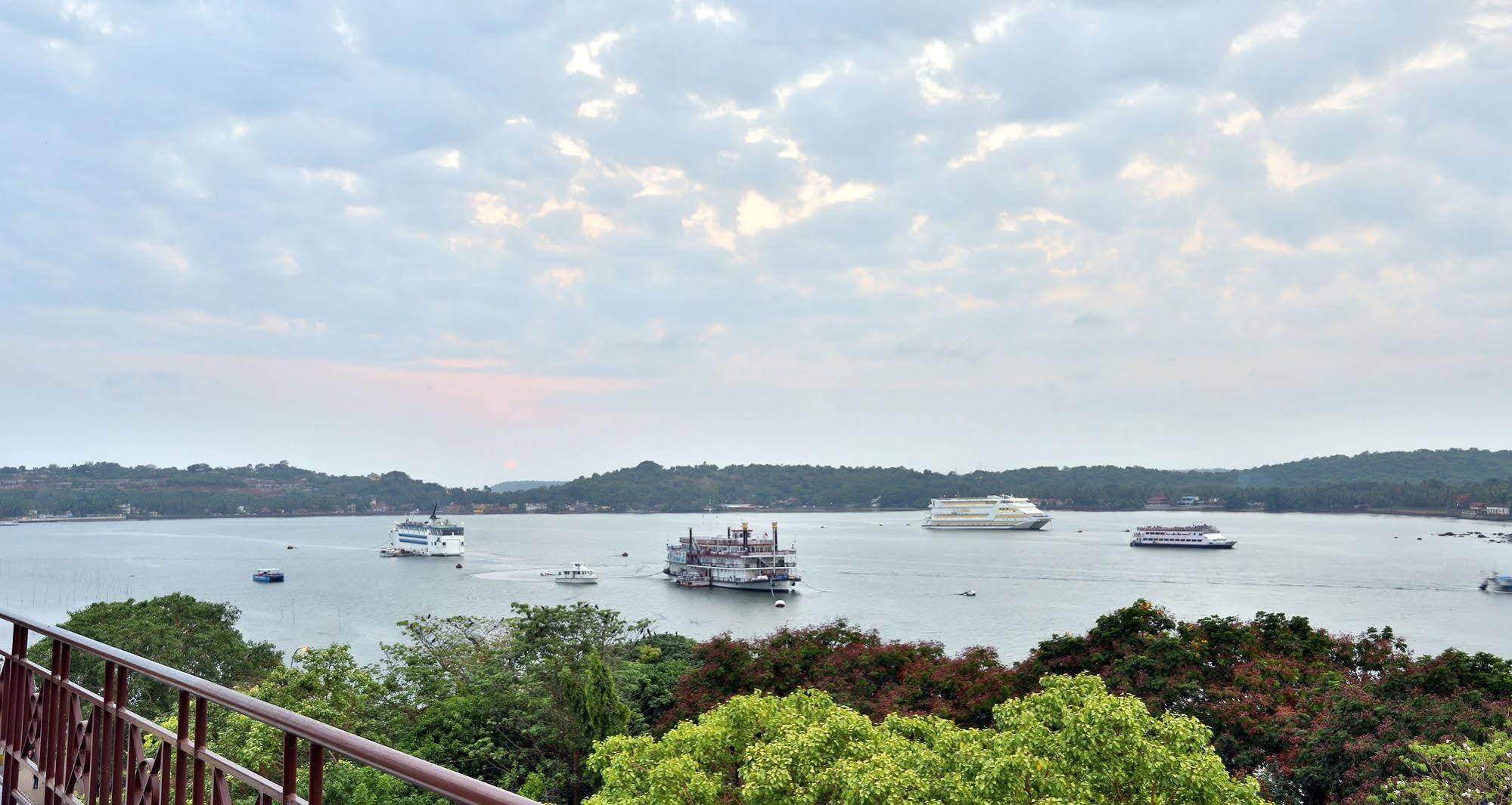 Hotel Mandovi Panaji Exterior photo